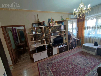 1-комнатная квартира, 40 м², 4/9 этаж, мкр Аксай-4 — Саина