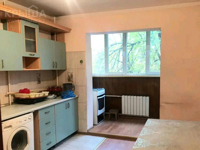 2-комнатная квартира, 50 м², 2/5 этаж, мкр Тастак-3, Аносова — Райымбека