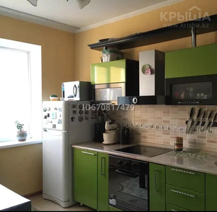 2-комнатная квартира, 60 м², 13/17 этаж, Абылай хана 5/2