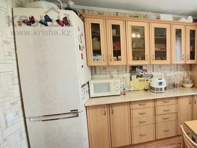 3-комнатная квартира, 55 м², мкр Алтай-2 — Захарова