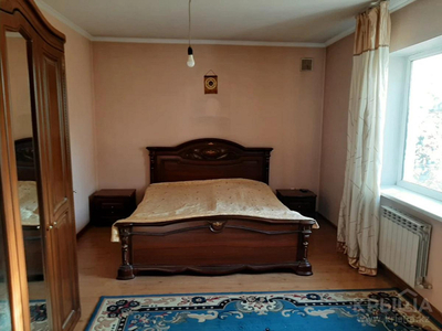 4-комнатный дом, 130 м², 10 сот., мкр Шугыла