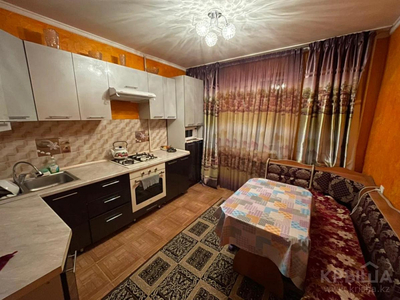 4-комнатная квартира, 90 м², 4/5 этаж, мкр Айнабулак-4