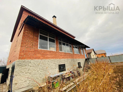 7-комнатный дом, 400 м², 10 сот., Азаттык — Пр. Республики