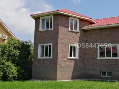 8-комнатный дом, 410 м², 10 сот., Мамыр 20 а