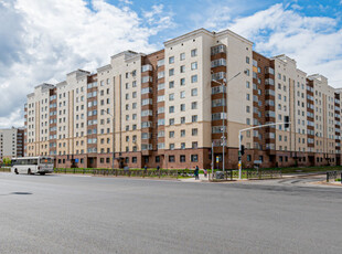 Продажа 3-комнатной квартиры, 74 м, Азербаева, дом 10