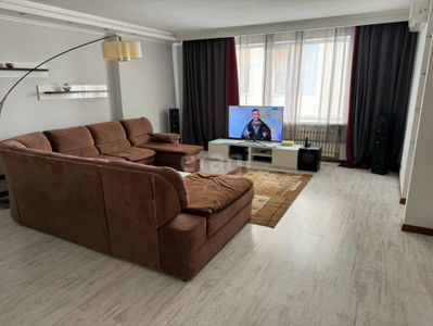 Продажа 3-комнатной квартиры, 103 м, Кенесары, дом 4