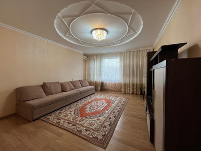 Продажа 3-комнатной квартиры, 92 м, Шахтеров, дом 31а