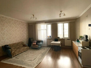 Продажа 2-комнатной квартиры, 55 м, Нажимеденова, дом 10