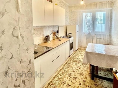 1-комнатная квартира, 38 м², 13/16 этаж, Райымбека 206/12 — Трц Максима