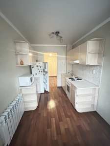 Продажа 2-комнатной квартиры, 53 м, Аманжолова (Кривогуза), дом 55