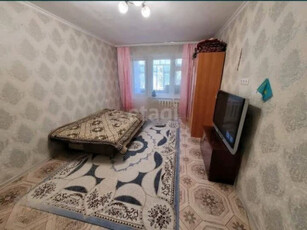 Продажа 1-комнатной квартиры, 35 м, Сатпаева, дом 4