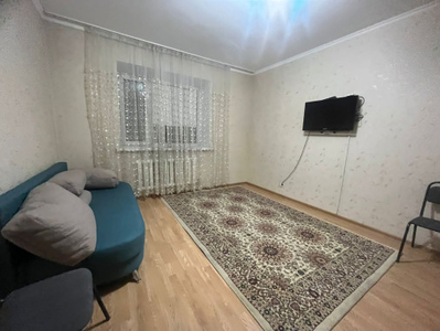 Продажа 1-комнатной квартиры, 47 м, Аманжолова, дом 32