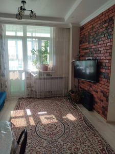 Продажа 2-комнатной квартиры, 42 м, Айтматова, дом 38