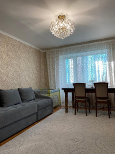 Продажа 3-комнатной квартиры, 61 м, Крылова