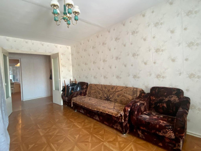 Продажа 3-комнатной квартиры, 65 м, Шахтеров, дом 31