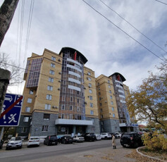 Продажа 3-комнатной квартиры, 90 м, Аханова (Театральная), дом 58