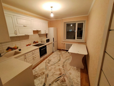 Продажа 2-комнатной квартиры, 60 м, Жургенова, дом 28