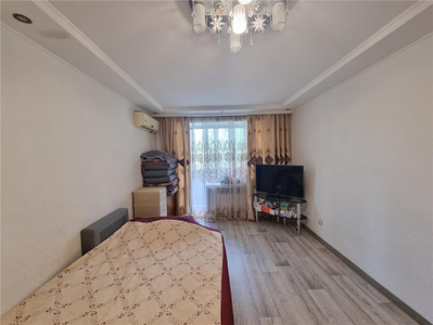 Продажа 3-комнатной квартиры, 60 м, Крылова, дом 20