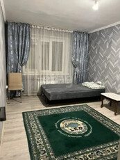 Продажа 2-комнатной квартиры, 42 м, Абая, дом 63