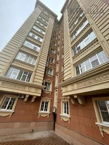 4-комнатная квартира, 207 м², 11/11 этаж, Молдагулова 44