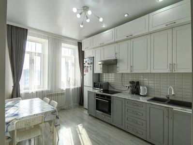 Продажа 3-комнатной квартиры, 64 м, Шахтеров, дом 36/2