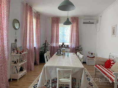 6-комнатный дом, 275 м², 10 сот., мкр Нурсая 1