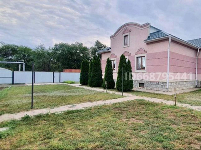 6-комнатный дом, 450 м², 10 сот., мкр. Зачаганск пгт 2