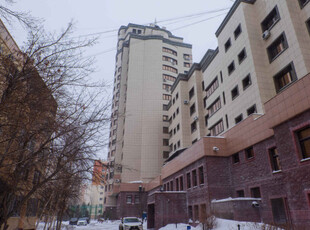 Продажа 4-комнатной квартиры, 208 м, Республики, дом 3