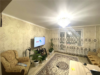 Продажа 2-комнатной квартиры, 53 м, Шахтеров