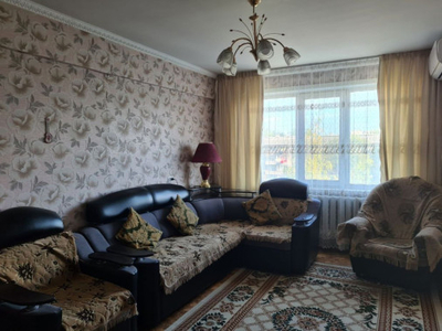 Продажа 4-комнатной квартиры, 82 м, Добролюбова, дом 45