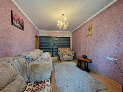 Продажа 2-комнатной квартиры, 65 м, Райымбека