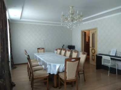 Продажа 3-комнатной квартиры, 95 м, 38 улица, дом 30