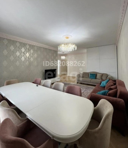 Продажа 4-комнатной квартиры, 131 м, Мухамедханова, дом 4