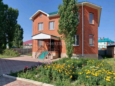 7-комнатный дом, 320 м², 10 сот., мкр 12 10