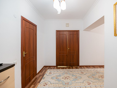 Продажа 3-комнатной квартиры, 130 м, Нажимеденова, дом 16