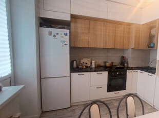 Продажа 2-комнатной квартиры, 53 м, Райымбека, дом 206