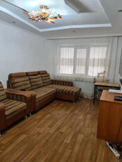 Продажа 3-комнатной квартиры, 63 м, Строителей, дом 20