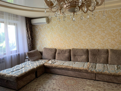 Продажа 3-комнатной квартиры, 63 м, Абылай хана, дом 11