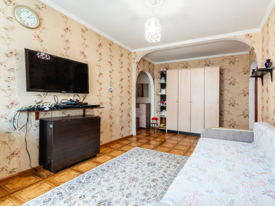 Продажа 3-комнатной квартиры, 58 м, Ауэзова, дом 111/1 - Абая